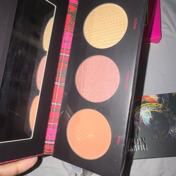 Makeup Bundle - Picture 3 of 3